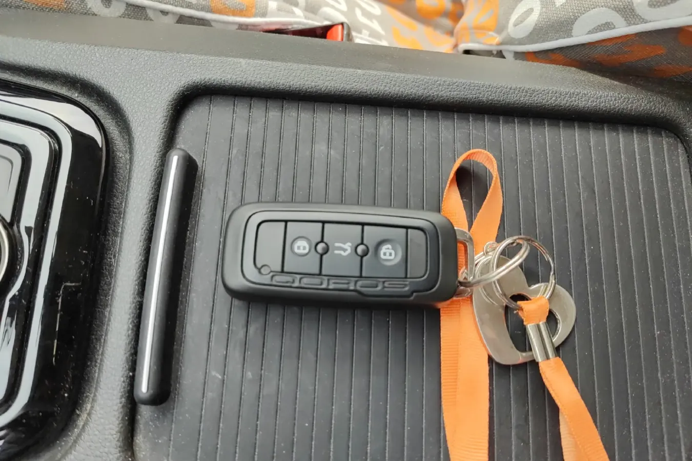 2016 Qoros 3 1.6T 156HP L4 6DCT,autocango,china used car exporter,china ev exporter,chinese used car exporter,chinese used ev exporter