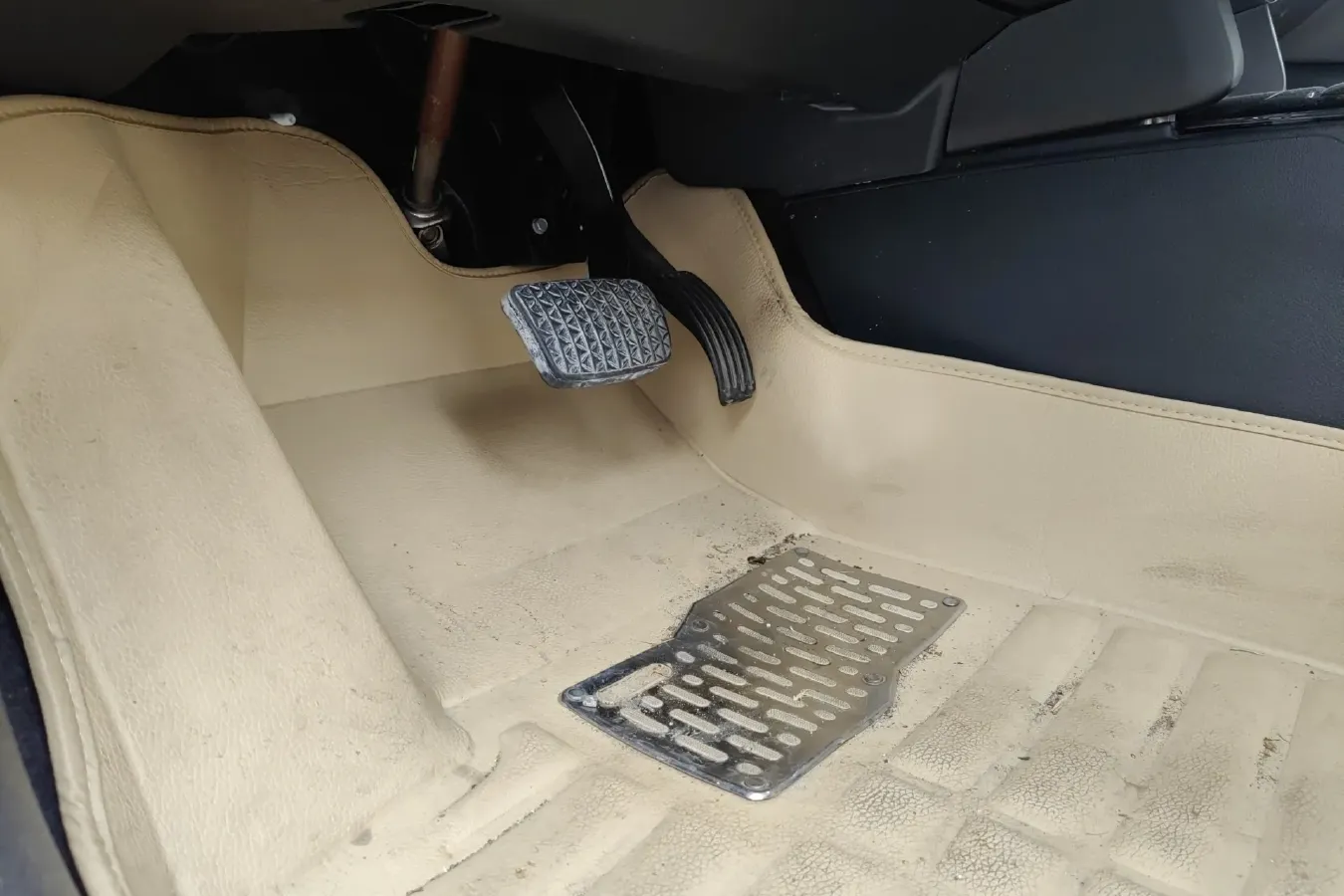 2016 Qoros 3 1.6T 156HP L4 6DCT,autocango,china used car exporter,china ev exporter,chinese used car exporter,chinese used ev exporter