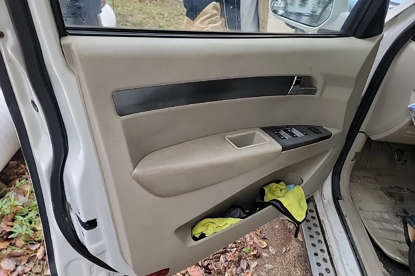 2012 Landwind X8 2.0L 133HP L4 5MT,autocango,china used car exporter,china ev exporter,chinese used car exporter,chinese used ev exporter