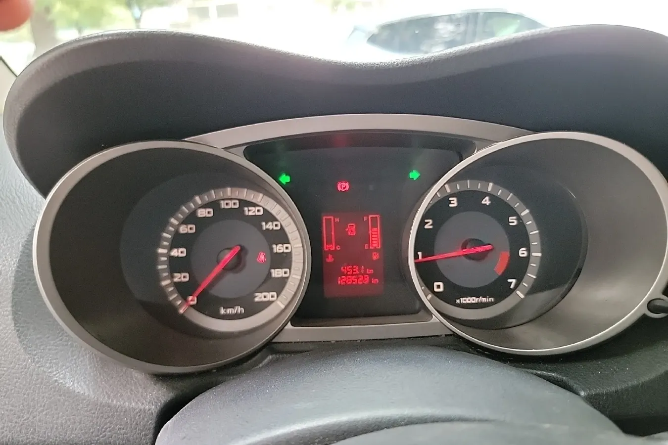 2012 Landwind X8 2.0L 133HP L4 5MT,autocango,china used car exporter,china ev exporter,chinese used car exporter,chinese used ev exporter