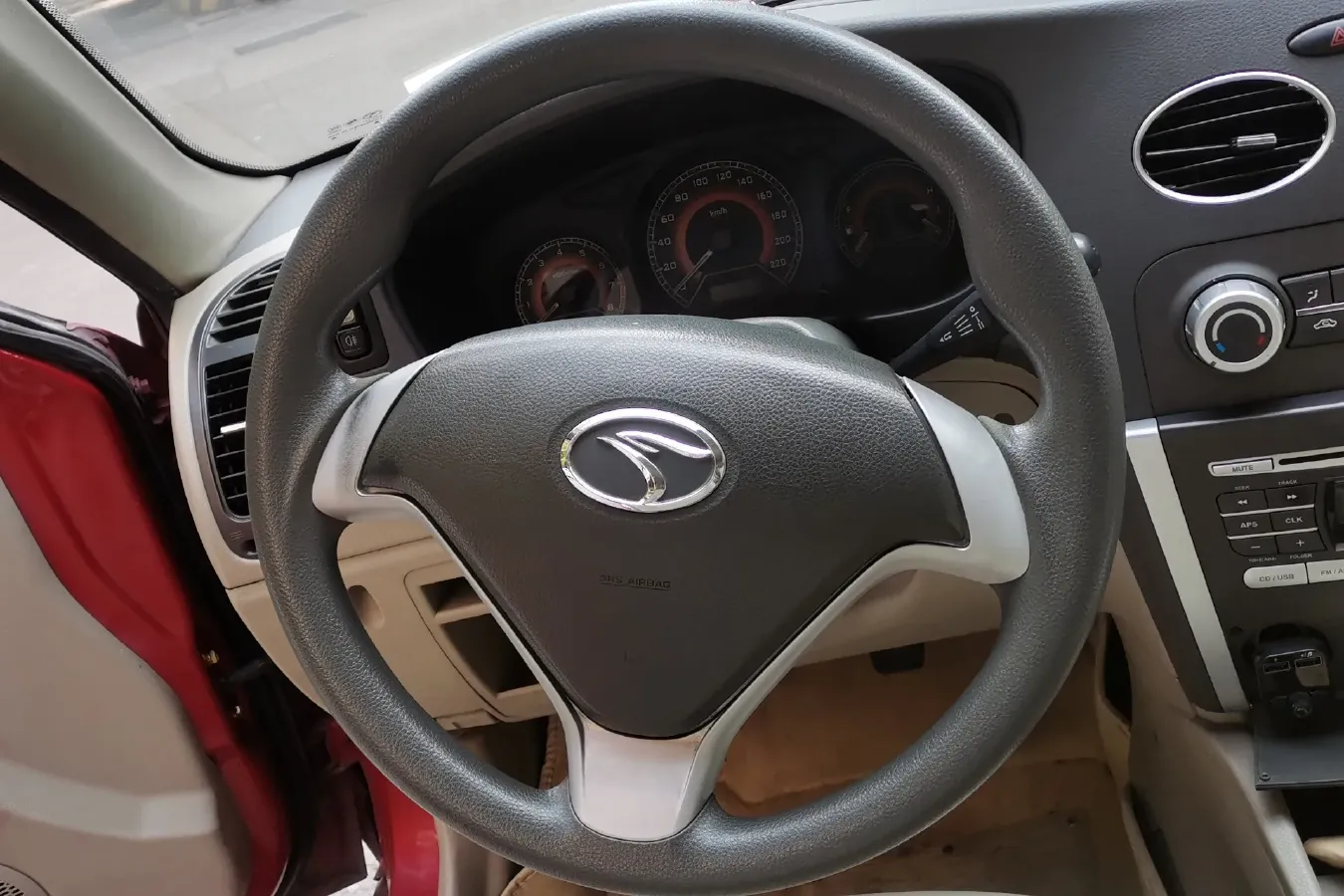 2011 Soueast V3 1.5L 120HP L4 5MT,autocango,china used car exporter,china ev exporter,chinese used car exporter,chinese used ev exporter