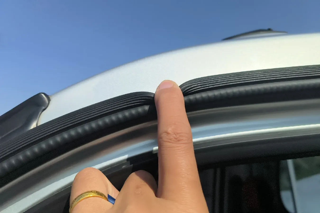 2022 Karry X6 1.6L 122HP L4 5MT,autocango,china used car exporter,china ev exporter,chinese used car exporter,chinese used ev exporter