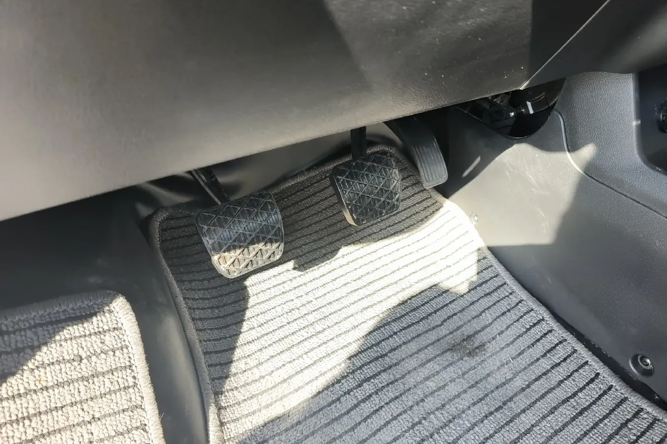 2022 Karry X6 1.6L 122HP L4 5MT,autocango,china used car exporter,china ev exporter,chinese used car exporter,chinese used ev exporter