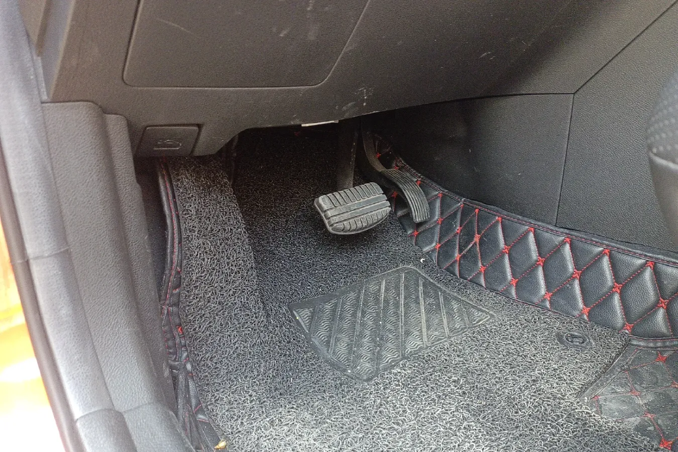 2017 Leopaard CS9 1.5L 113HP L4 CVT,autocango,china used car exporter,china ev exporter,chinese used car exporter,chinese used ev exporter