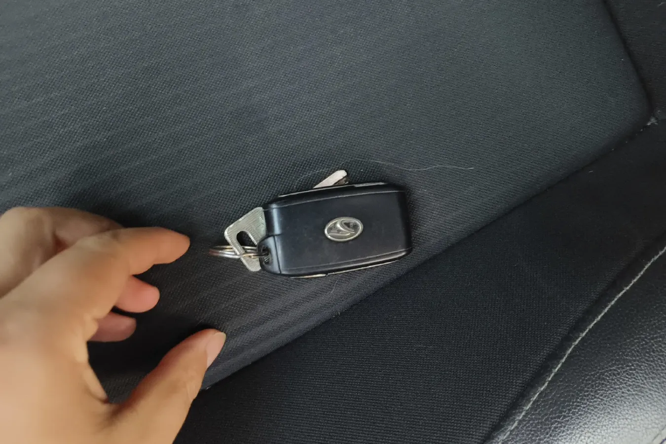 2015 Soueast V3 1.5L 120HP L4 5MT,autocango,china used car exporter,china ev exporter,chinese used car exporter,chinese used ev exporter