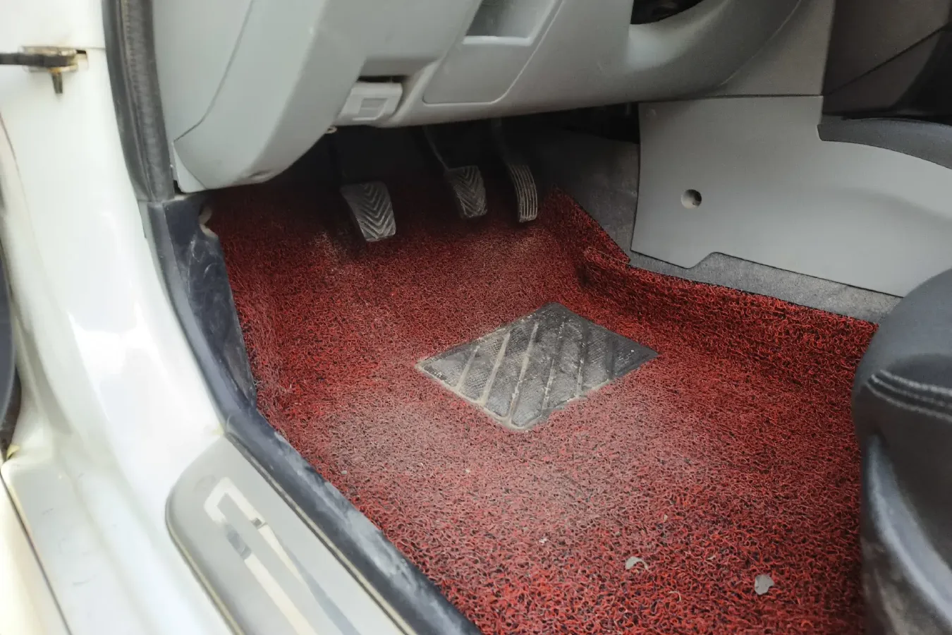 2015 Soueast V3 1.5L 120HP L4 5MT,autocango,china used car exporter,china ev exporter,chinese used car exporter,chinese used ev exporter