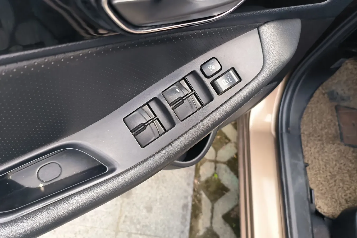 2015 Soueast V5 1.5L 120HP L4 5MT,autocango,china used car exporter,china ev exporter,chinese used car exporter,chinese used ev exporter