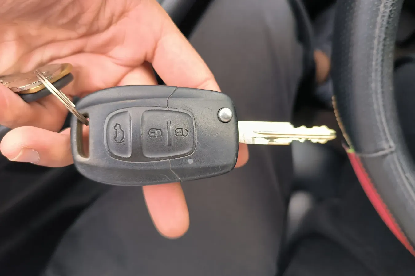 2015 Soueast V5 1.5L 120HP L4 5MT,autocango,china used car exporter,china ev exporter,chinese used car exporter,chinese used ev exporter