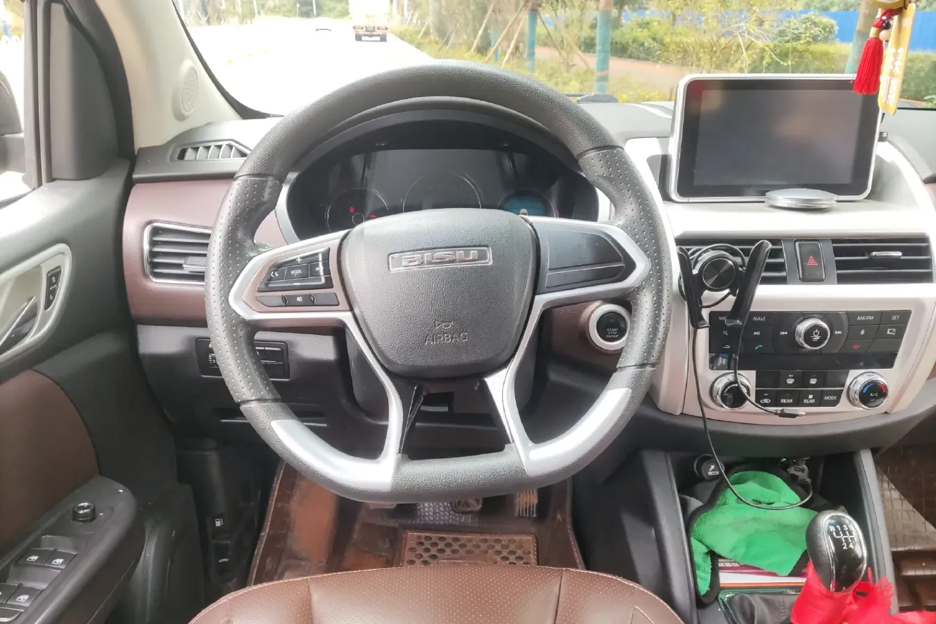 2017 BiSu T5 1.5T 150HP L4 6MT,autocango,china used car exporter,china ev exporter,chinese used car exporter,chinese used ev exporter