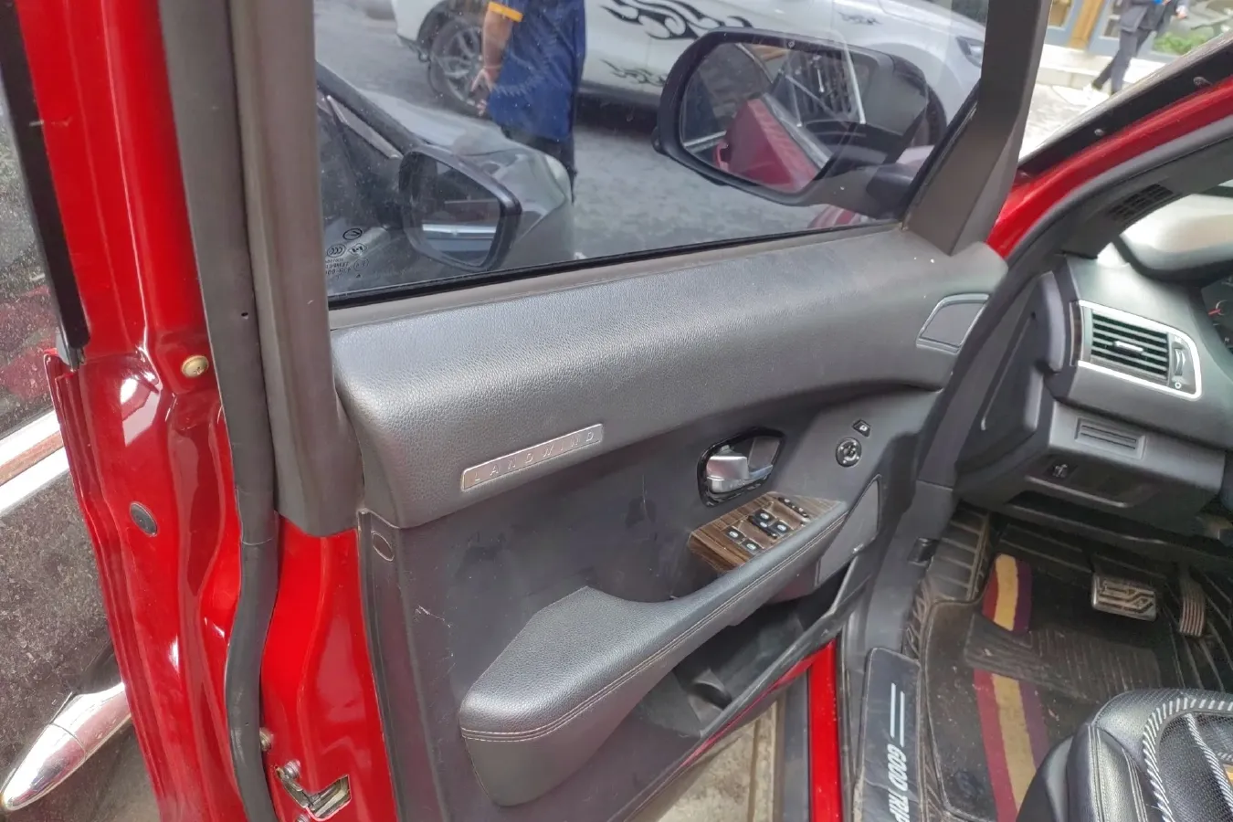 2015 Landwind X7 2.0T 190HP L4 8AT,autocango,china used car exporter,china ev exporter,chinese used car exporter,chinese used ev exporter