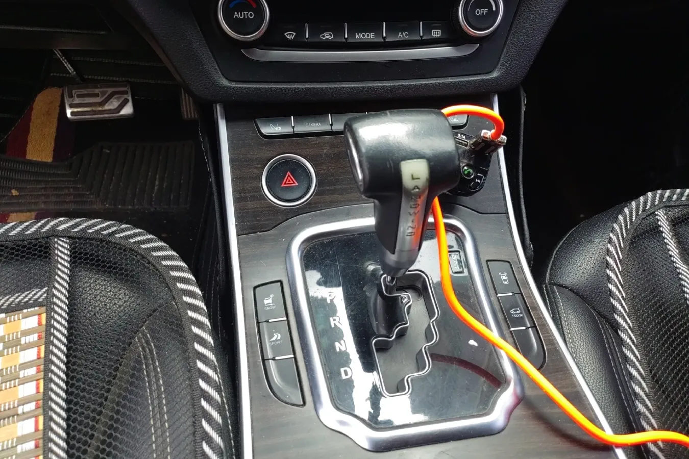 2015 Landwind X7 2.0T 190HP L4 8AT,autocango,china used car exporter,china ev exporter,chinese used car exporter,chinese used ev exporter