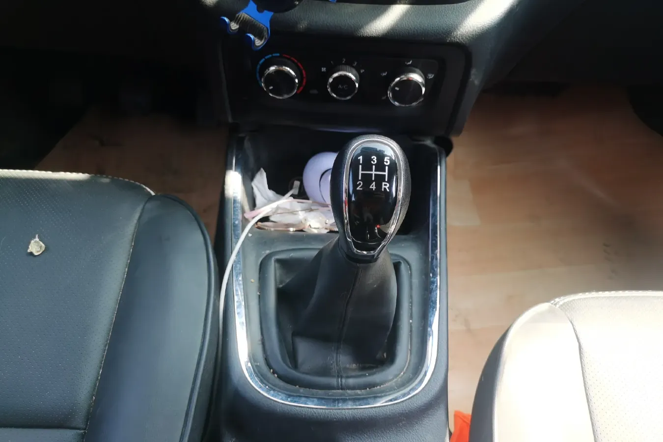 2021 JinBei Golden Sea Lion 1.5L 112HP L4 5MT,autocango,china used car exporter,china ev exporter,chinese used car exporter,chinese used ev exporter