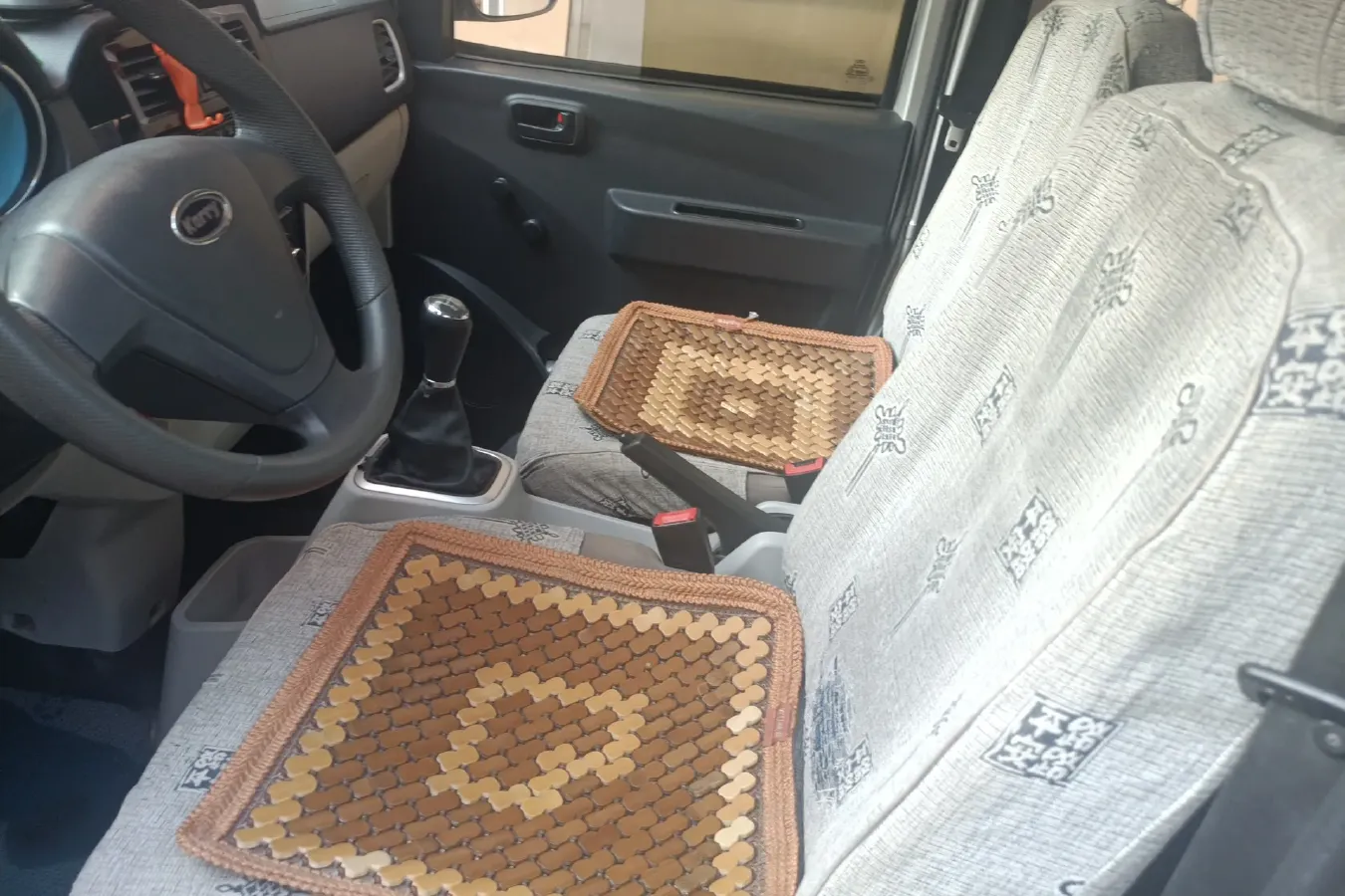 2016 Karry YouJin 1.2L 80HP L4 5MT,autocango,china used car exporter,china ev exporter,chinese used car exporter,chinese used ev exporter