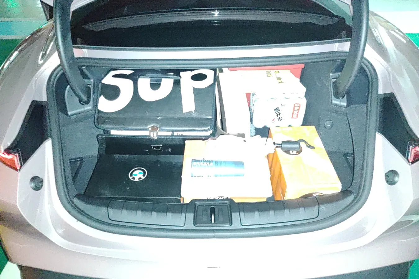 2022 Porsche Taycan 2AT BEV 79.2KWH,autocango,china used car exporter,china ev exporter,chinese used car exporter,chinese used ev exporter