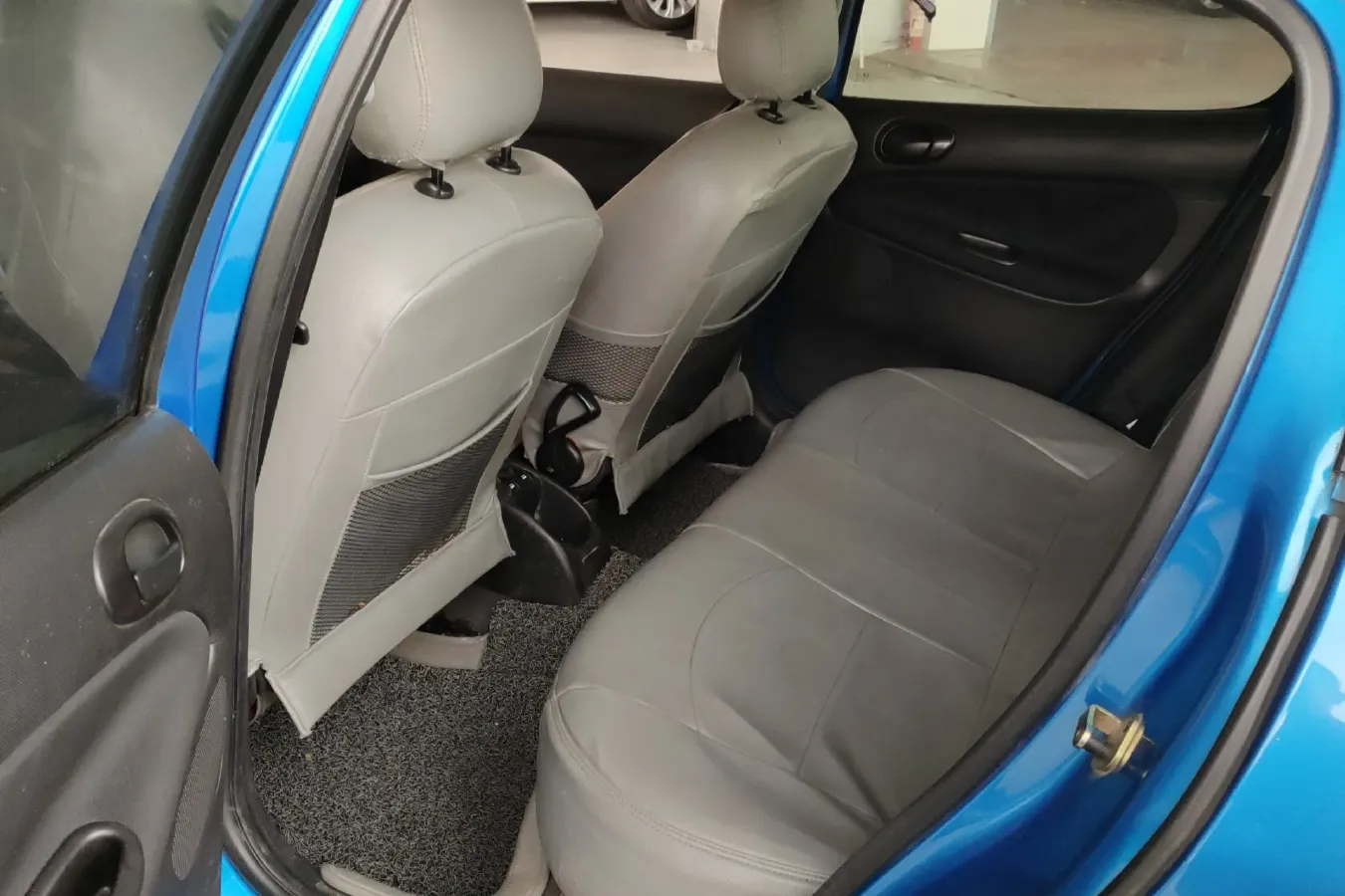 2011 Peugeot 207 1.4L 76HP L4 5MT,autocango,china used car exporter,china ev exporter,chinese used car exporter,chinese used ev exporter