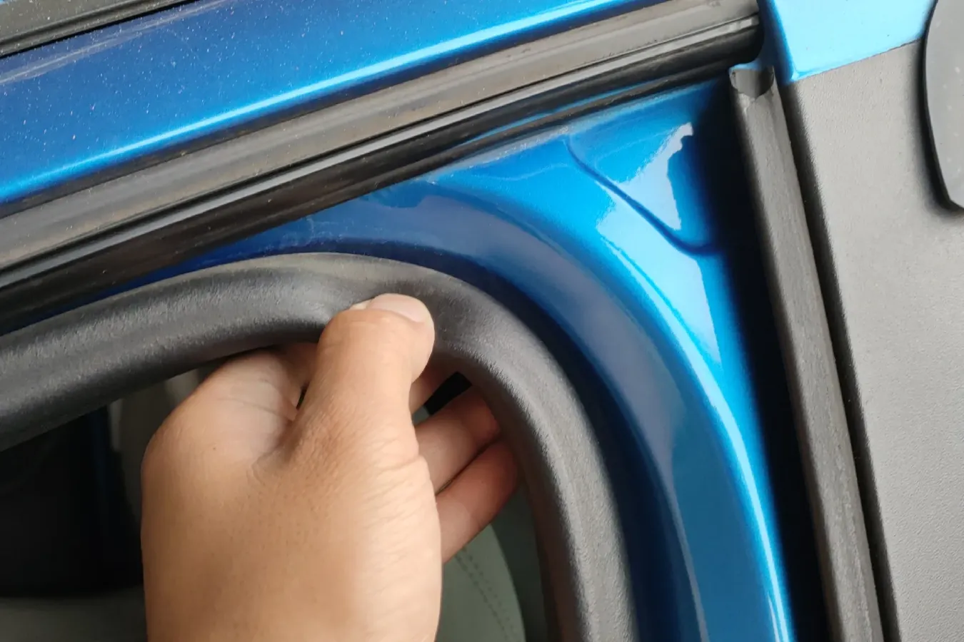 2011 Peugeot 207 1.4L 76HP L4 5MT,autocango,china used car exporter,china ev exporter,chinese used car exporter,chinese used ev exporter