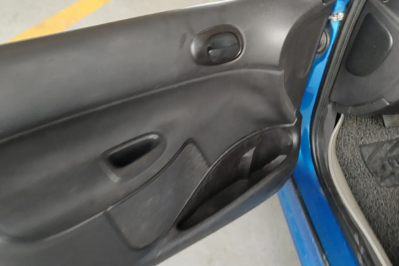 2011 Peugeot 207 1.4L 76HP L4 5MT,autocango,china used car exporter,china ev exporter,chinese used car exporter,chinese used ev exporter