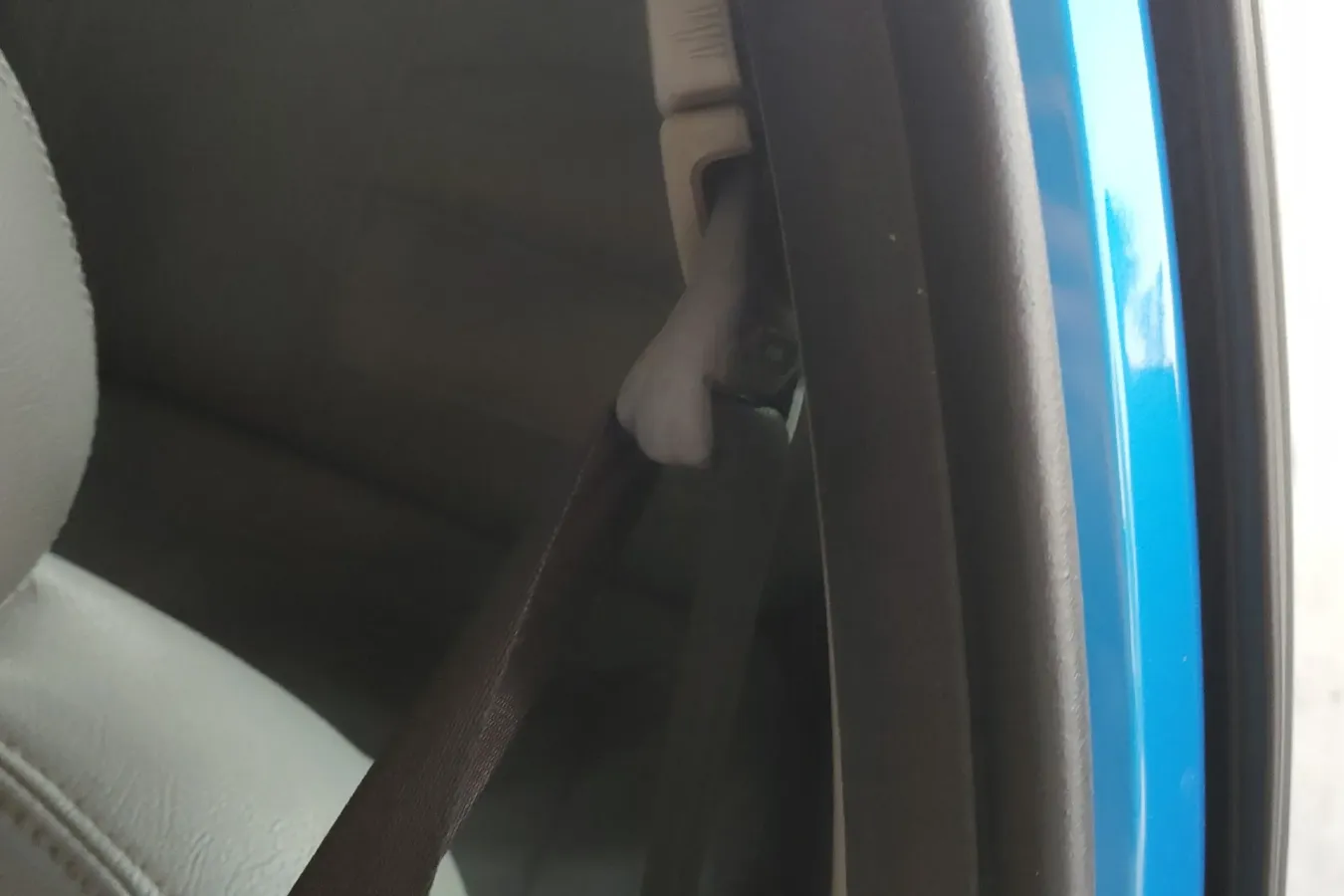 2011 Peugeot 207 1.4L 76HP L4 5MT,autocango,china used car exporter,china ev exporter,chinese used car exporter,chinese used ev exporter