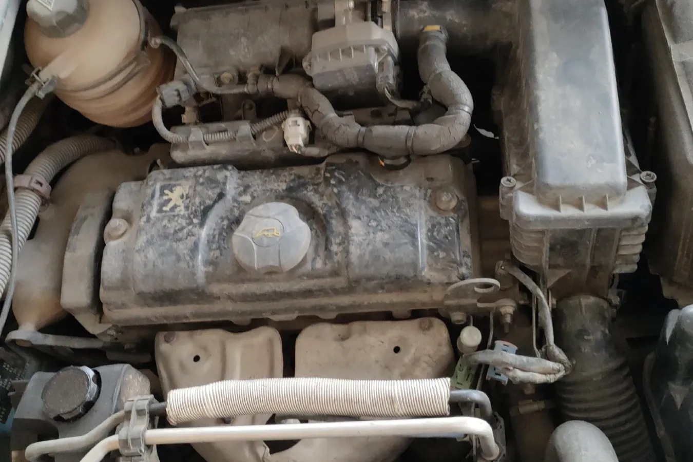 2011 Peugeot 207 1.4L 76HP L4 5MT,autocango,china used car exporter,china ev exporter,chinese used car exporter,chinese used ev exporter