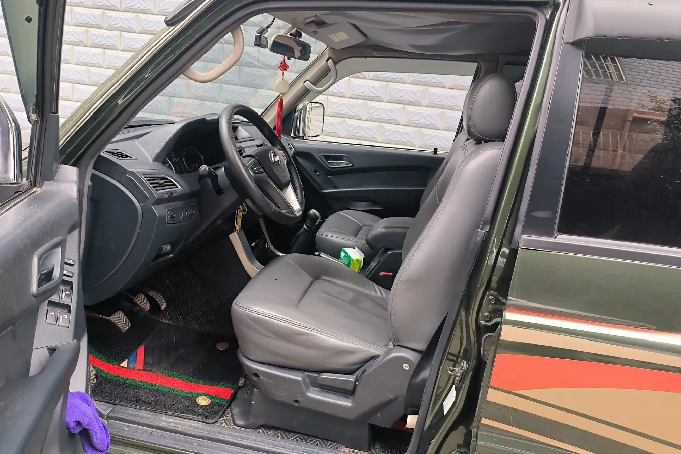 2015 Leopaard Q6 2.4L 147HP L4 5MT,autocango,china used car exporter,china ev exporter,chinese used car exporter,chinese used ev exporter