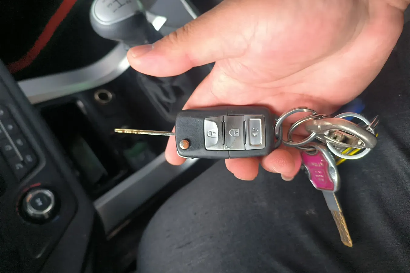 2015 Leopaard Q6 2.4L 147HP L4 5MT,autocango,china used car exporter,china ev exporter,chinese used car exporter,chinese used ev exporter