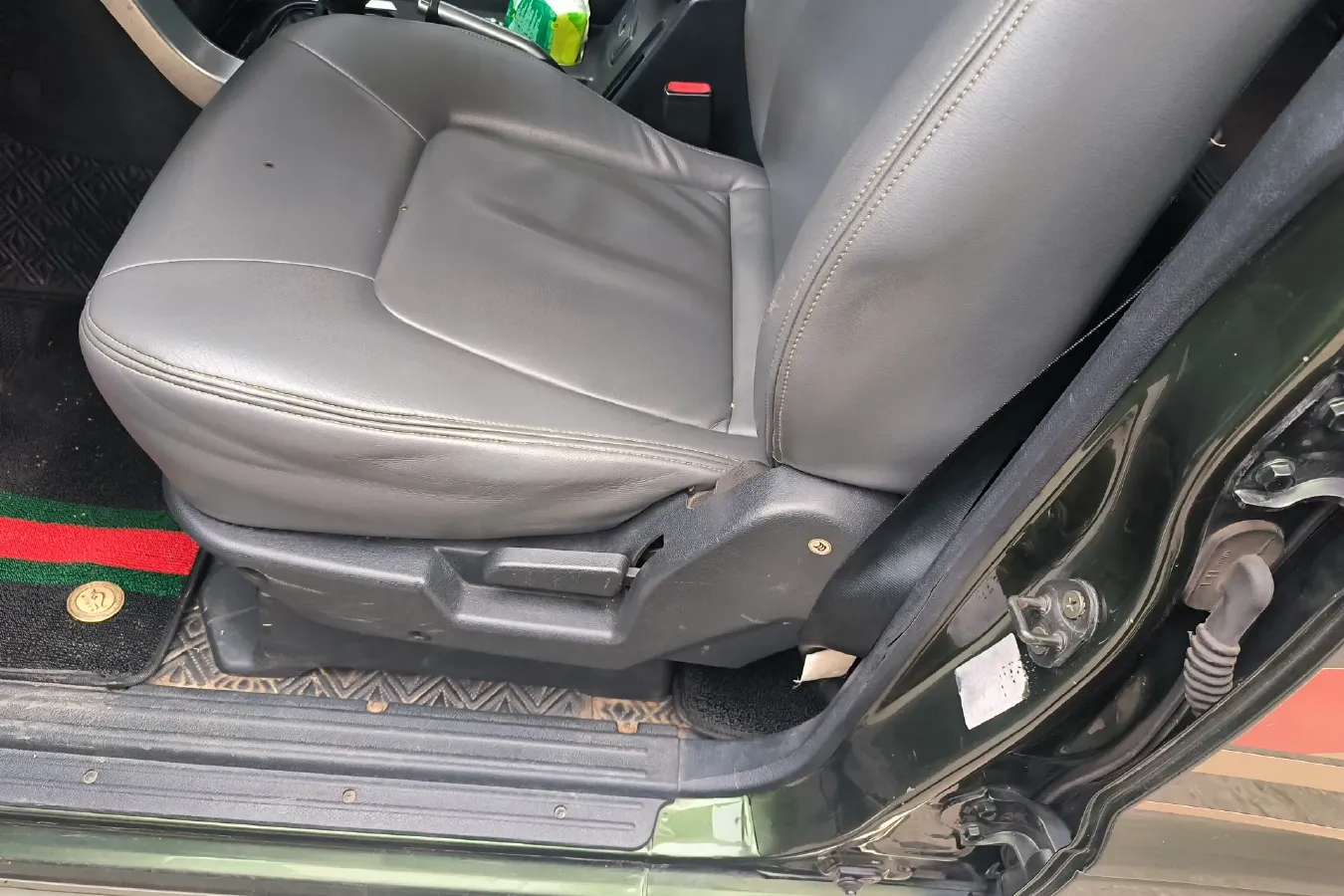 2015 Leopaard Q6 2.4L 147HP L4 5MT,autocango,china used car exporter,china ev exporter,chinese used car exporter,chinese used ev exporter