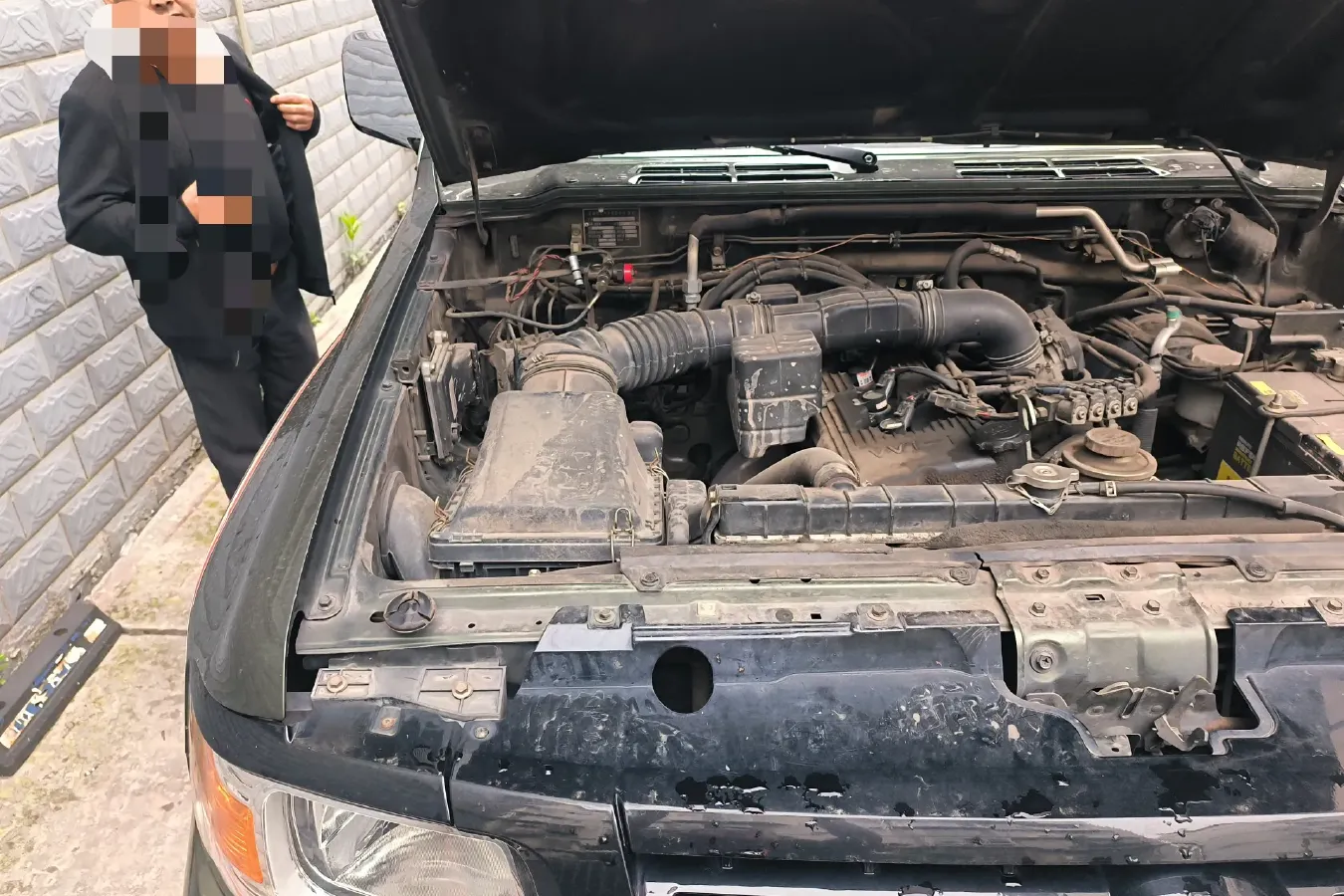 2015 Leopaard Q6 2.4L 147HP L4 5MT,autocango,china used car exporter,china ev exporter,chinese used car exporter,chinese used ev exporter