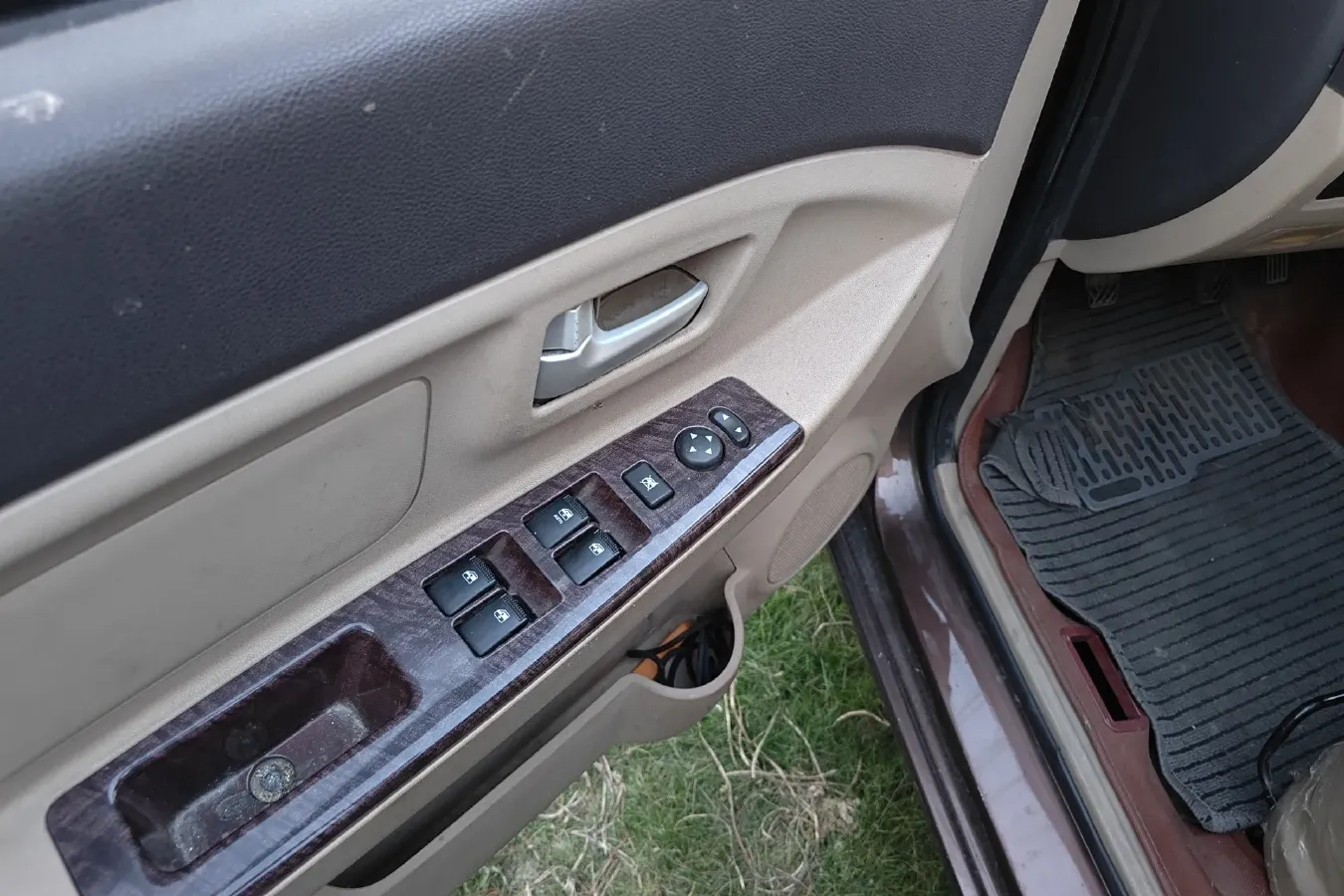 2015 BAIC WeiWang M30 1.5L 116HP L4 5MT,autocango,china used car exporter,china ev exporter,chinese used car exporter,chinese used ev exporter