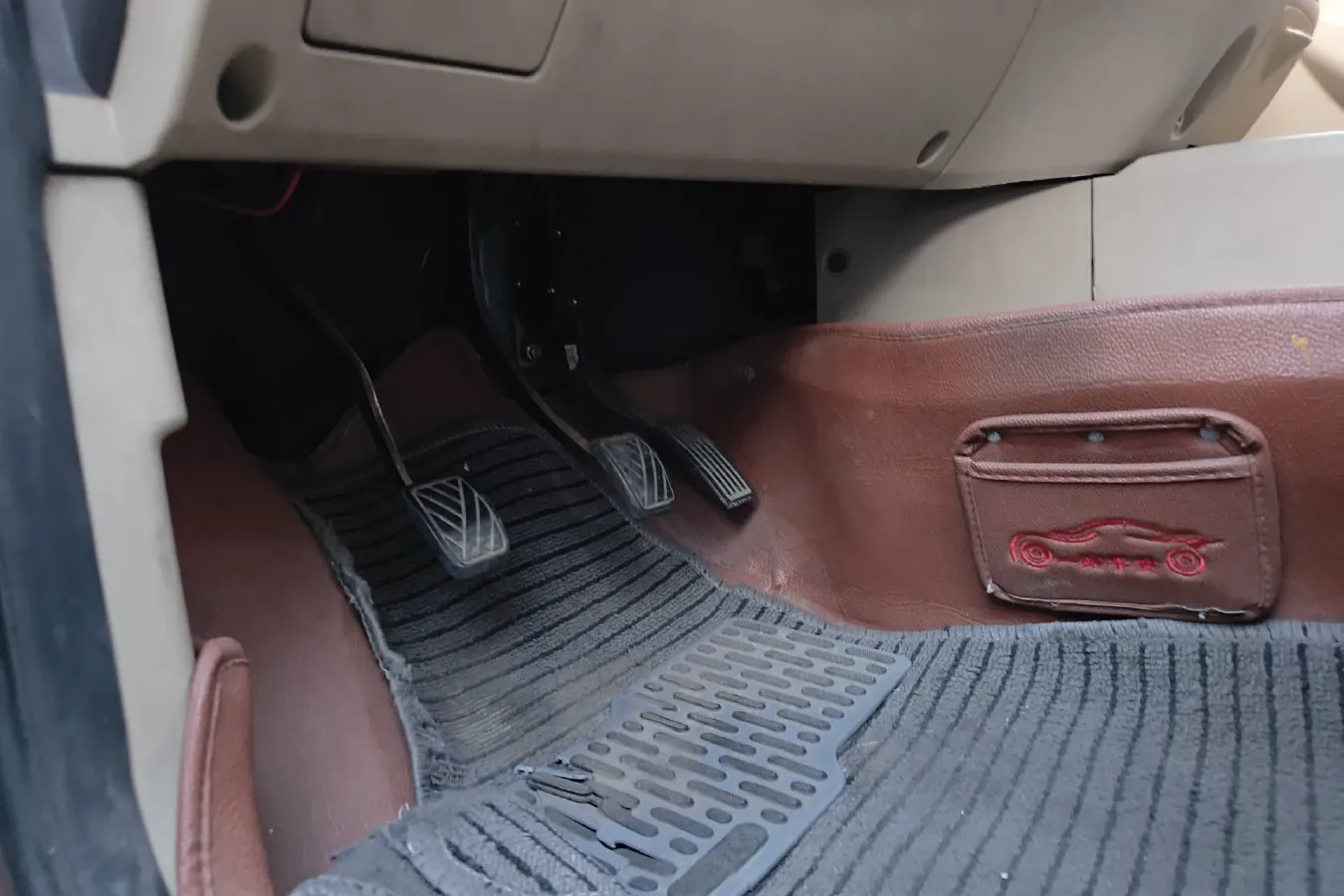 2015 BAIC WeiWang M30 1.5L 116HP L4 5MT,autocango,china used car exporter,china ev exporter,chinese used car exporter,chinese used ev exporter