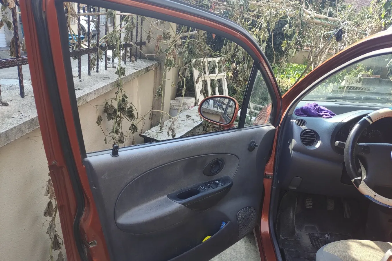 2012 BaoJun LeChi 1.0L 69HP L4 5MT,autocango,china used car exporter,china ev exporter,chinese used car exporter,chinese used ev exporter