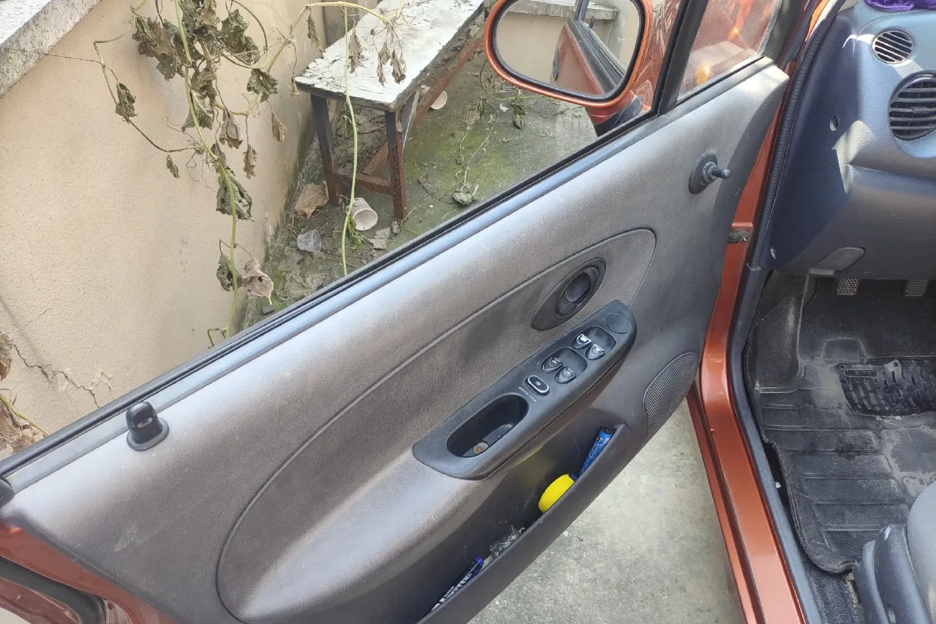 2012 BaoJun LeChi 1.0L 69HP L4 5MT,autocango,china used car exporter,china ev exporter,chinese used car exporter,chinese used ev exporter