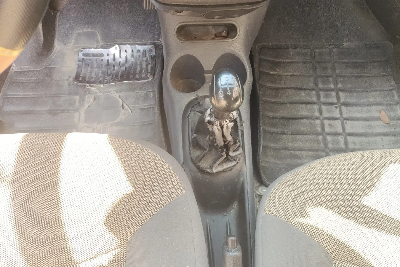 2012 BaoJun LeChi 1.0L 69HP L4 5MT,autocango,china used car exporter,china ev exporter,chinese used car exporter,chinese used ev exporter