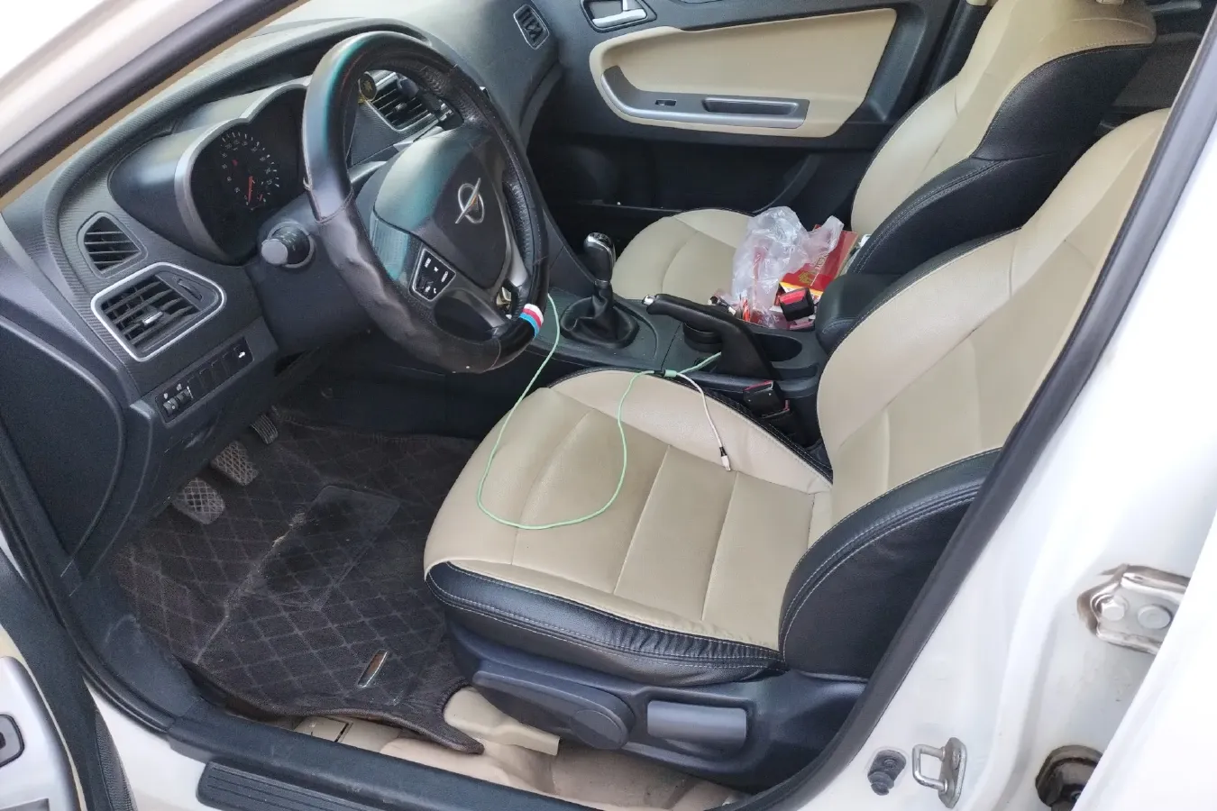 2016 HaiMa Family 1.6L 125HP L4 6MT,autocango,china used car exporter,china ev exporter,chinese used car exporter,chinese used ev exporter