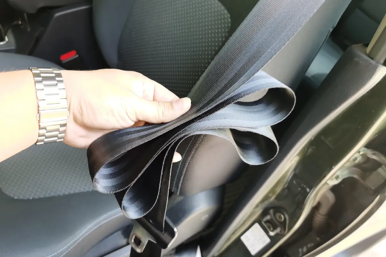 2015 Leopaard Q6 2.4L 147HP L4 5MT,autocango,china used car exporter,china ev exporter,chinese used car exporter,chinese used ev exporter