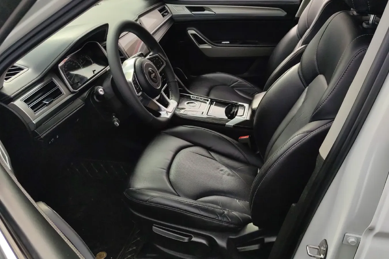 2018 Zotye Damy X7 2.0T 190HP L4 8AT,autocango,china used car exporter,china ev exporter,chinese used car exporter,chinese used ev exporter