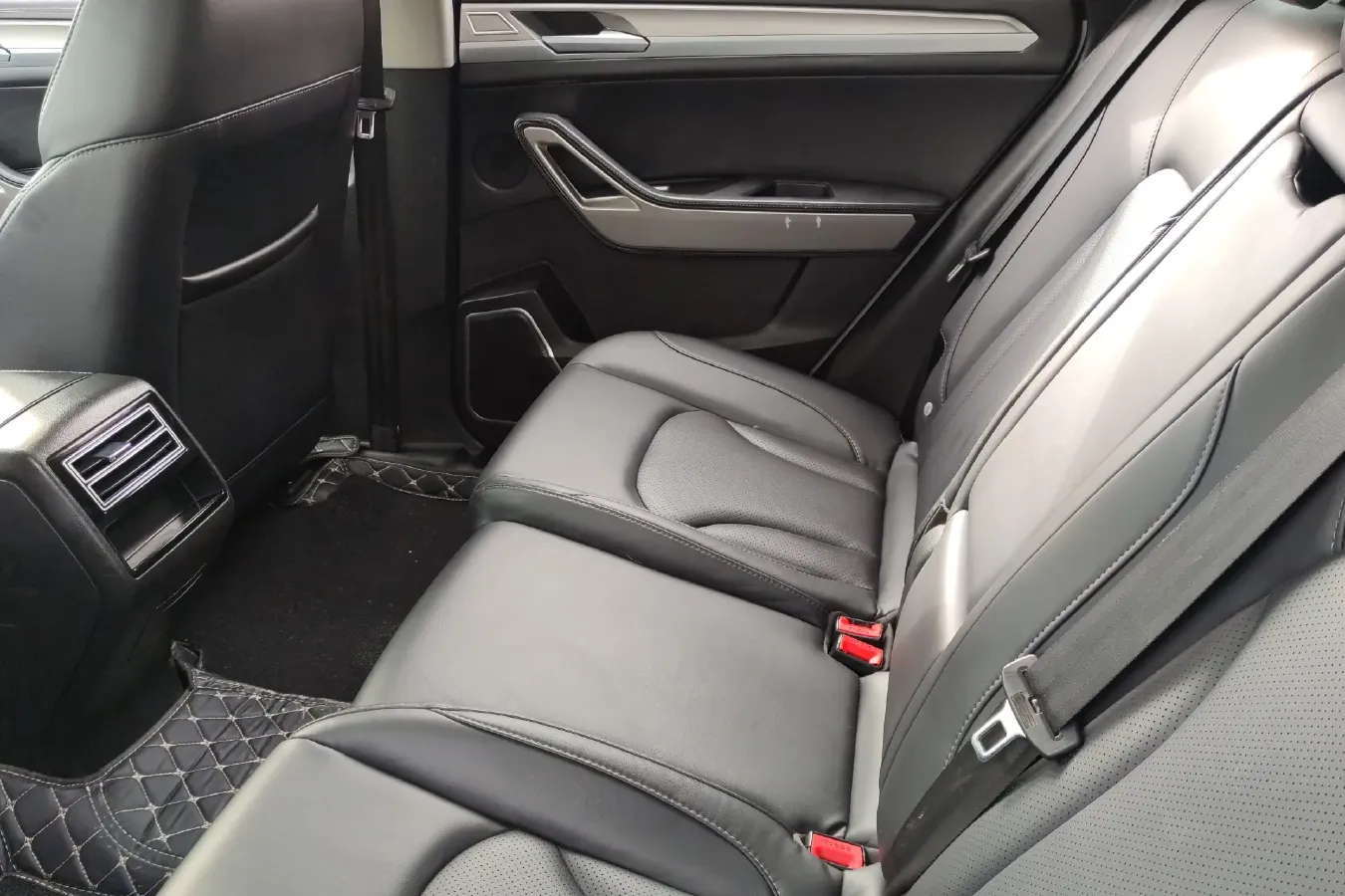 2018 Zotye Damy X7 2.0T 190HP L4 8AT,autocango,china used car exporter,china ev exporter,chinese used car exporter,chinese used ev exporter