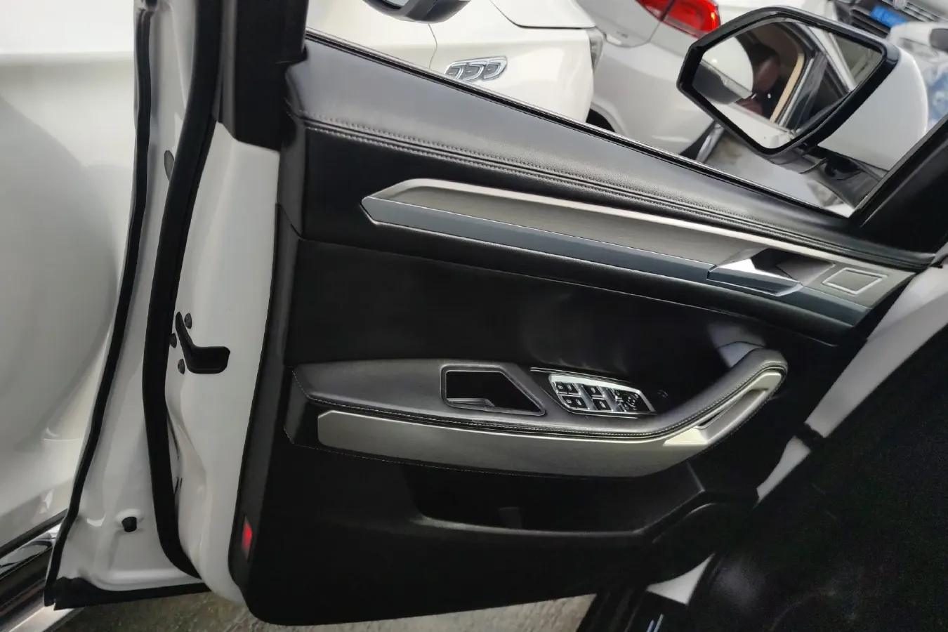 2018 Zotye Damy X7 2.0T 190HP L4 8AT,autocango,china used car exporter,china ev exporter,chinese used car exporter,chinese used ev exporter