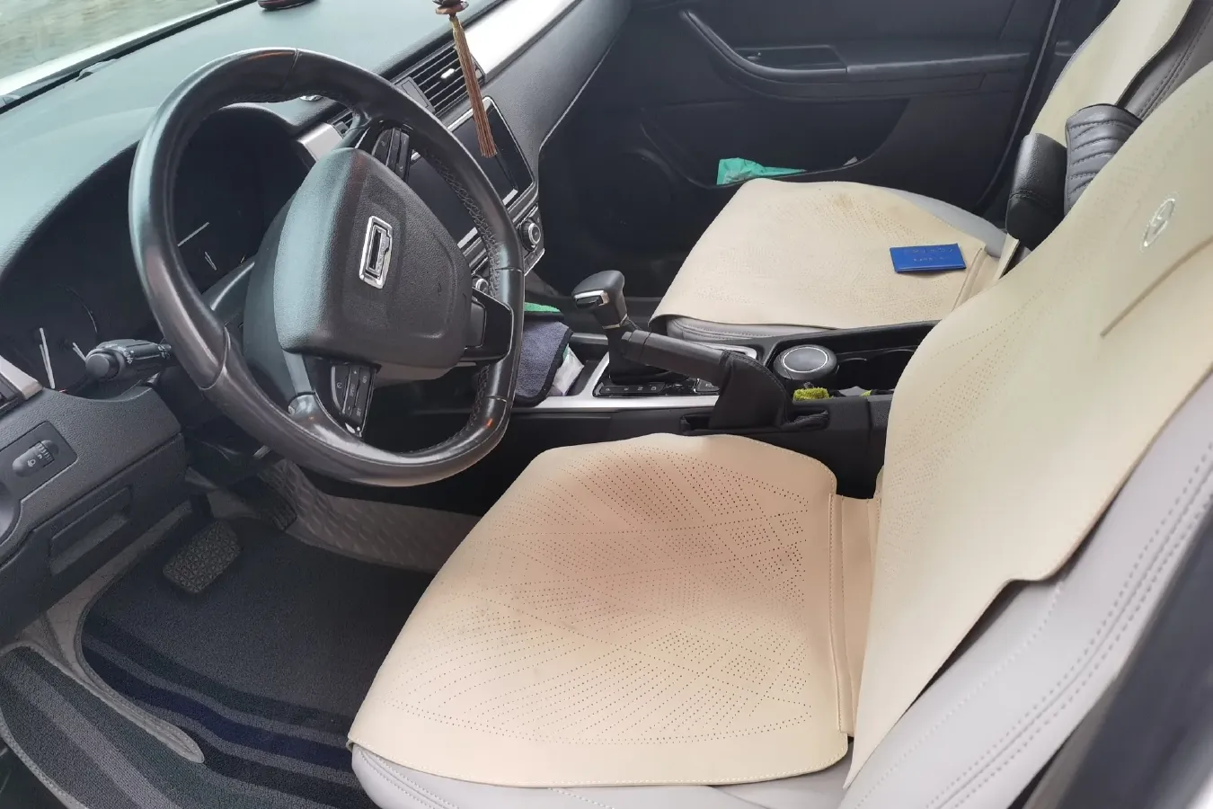 2015 Qoros 3 1.6T 156HP L4 6DCT,autocango,china used car exporter,china ev exporter,chinese used car exporter,chinese used ev exporter