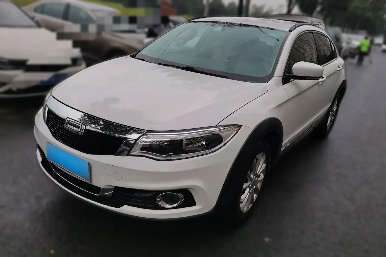 2015 Qoros 3 1.6T 156HP L4 6DCT,autocango,china used car exporter,china ev exporter,chinese used car exporter,chinese used ev exporter
