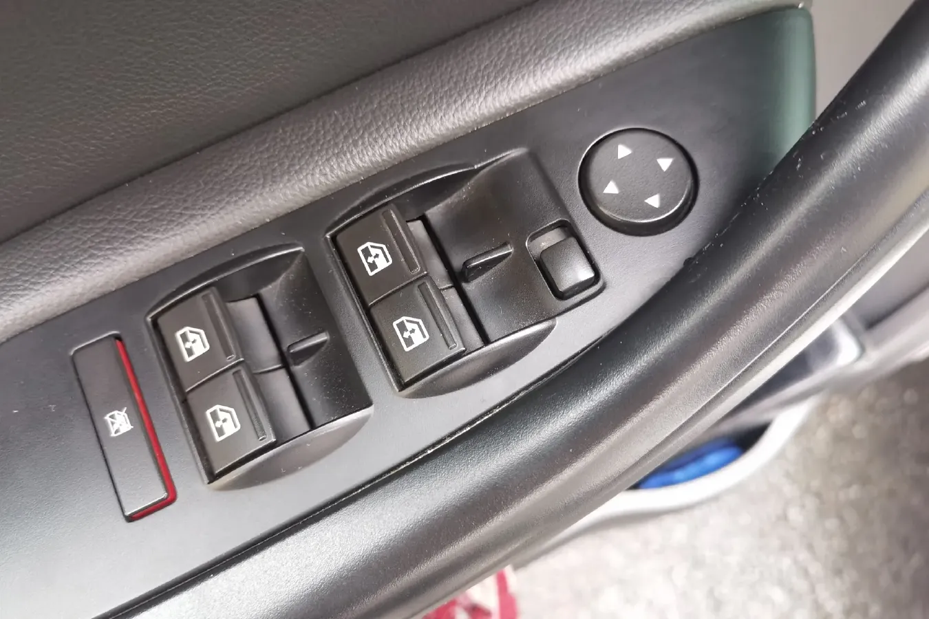 2015 Qoros 3 1.6T 156HP L4 6DCT,autocango,china used car exporter,china ev exporter,chinese used car exporter,chinese used ev exporter