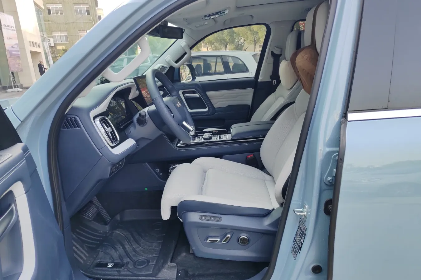 2022 BeiJing BJ60 2.0T 267HP L4 8AT,autocango,china used car exporter,china ev exporter,chinese used car exporter,chinese used ev exporter