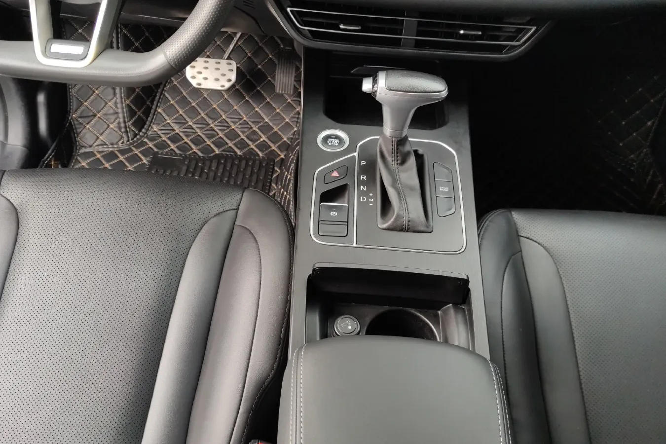 2020 DongFeng Fengon Fengon 580 Pro 1.5T 180HP L4 CVT,autocango,china used car exporter,china ev exporter,chinese used car exporter,chinese used ev exporter