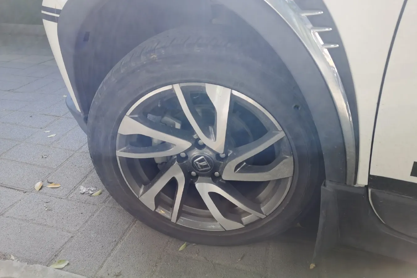 2017 Luxgen U5 SUV 1.6L 124HP L4 5MT,autocango,china used car exporter,china ev exporter,chinese used car exporter,chinese used ev exporter