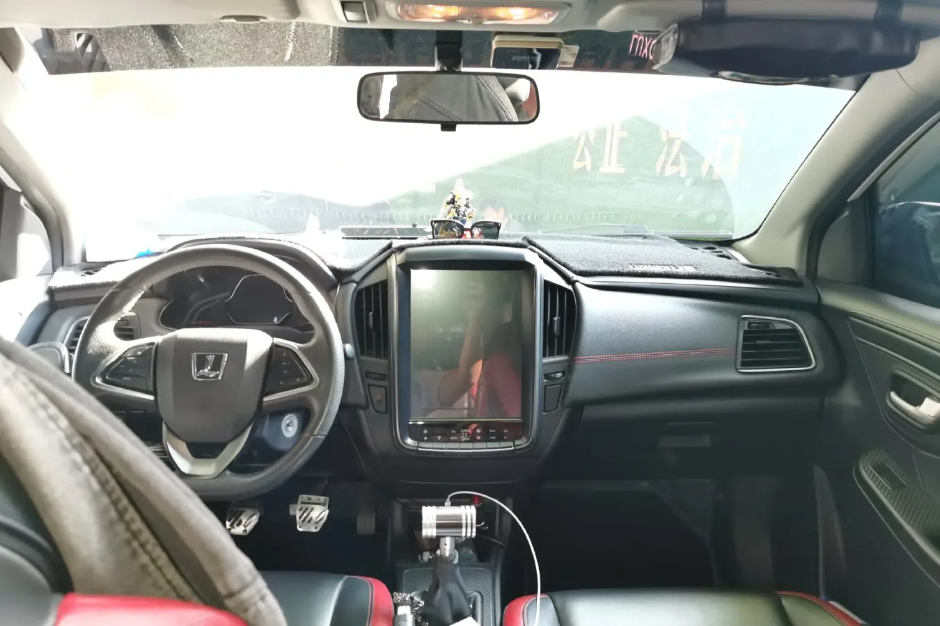 2017 Luxgen U5 SUV 1.6L 124HP L4 5MT,autocango,china used car exporter,china ev exporter,chinese used car exporter,chinese used ev exporter