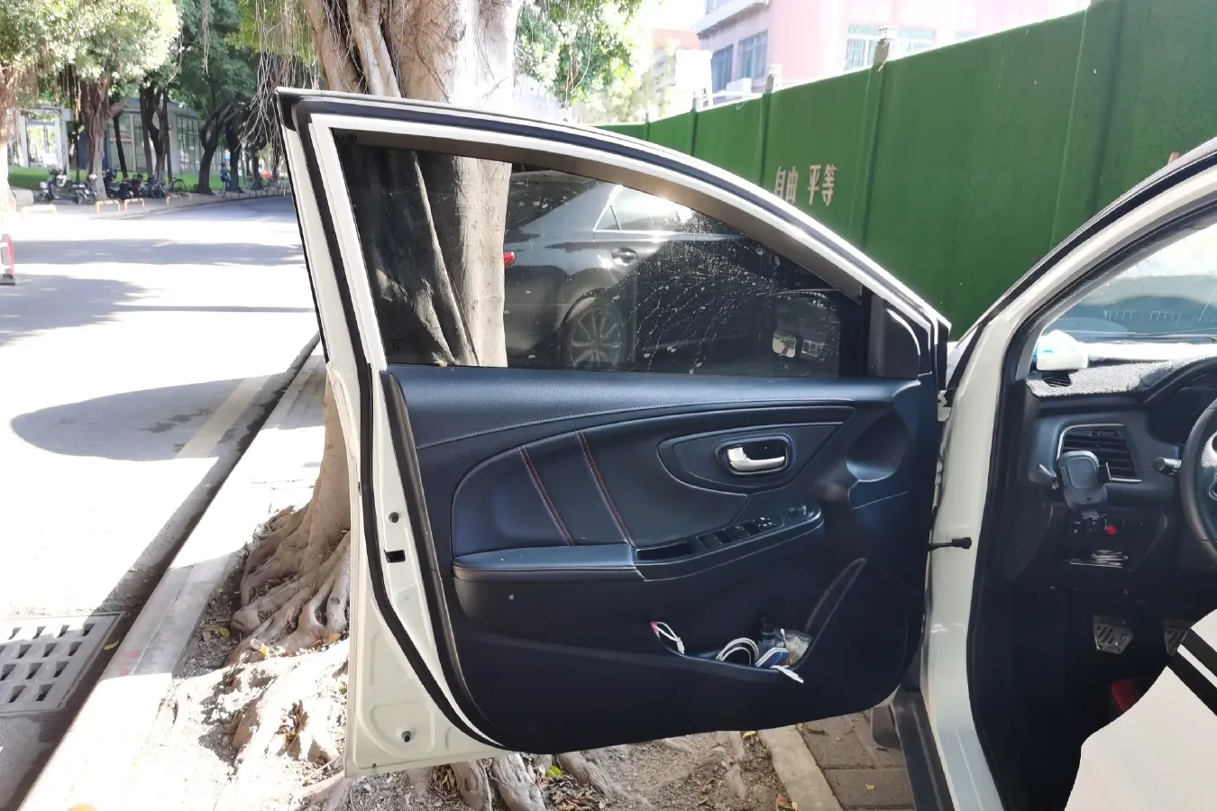 2017 Luxgen U5 SUV 1.6L 124HP L4 5MT,autocango,china used car exporter,china ev exporter,chinese used car exporter,chinese used ev exporter