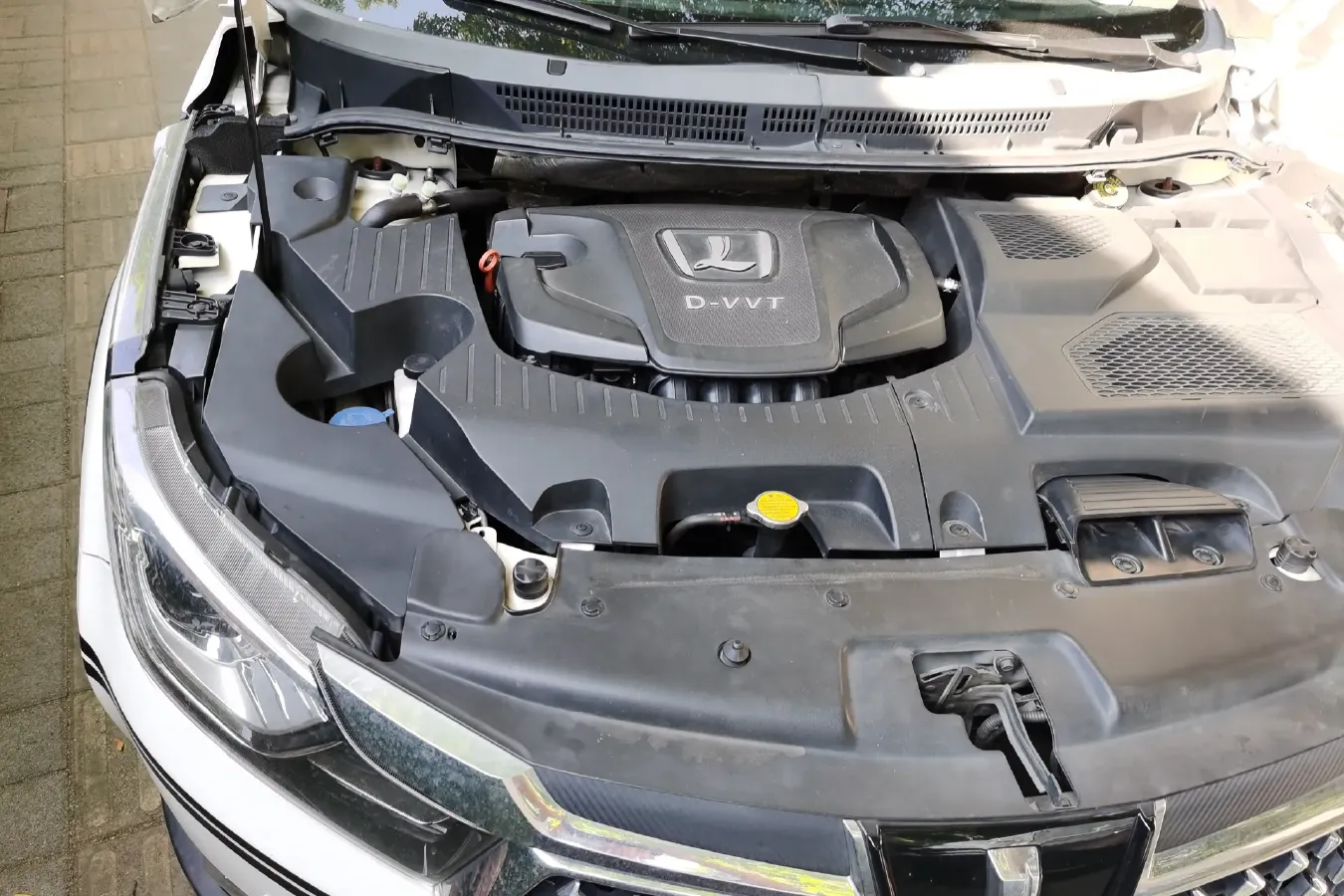 2017 Luxgen U5 SUV 1.6L 124HP L4 5MT,autocango,china used car exporter,china ev exporter,chinese used car exporter,chinese used ev exporter