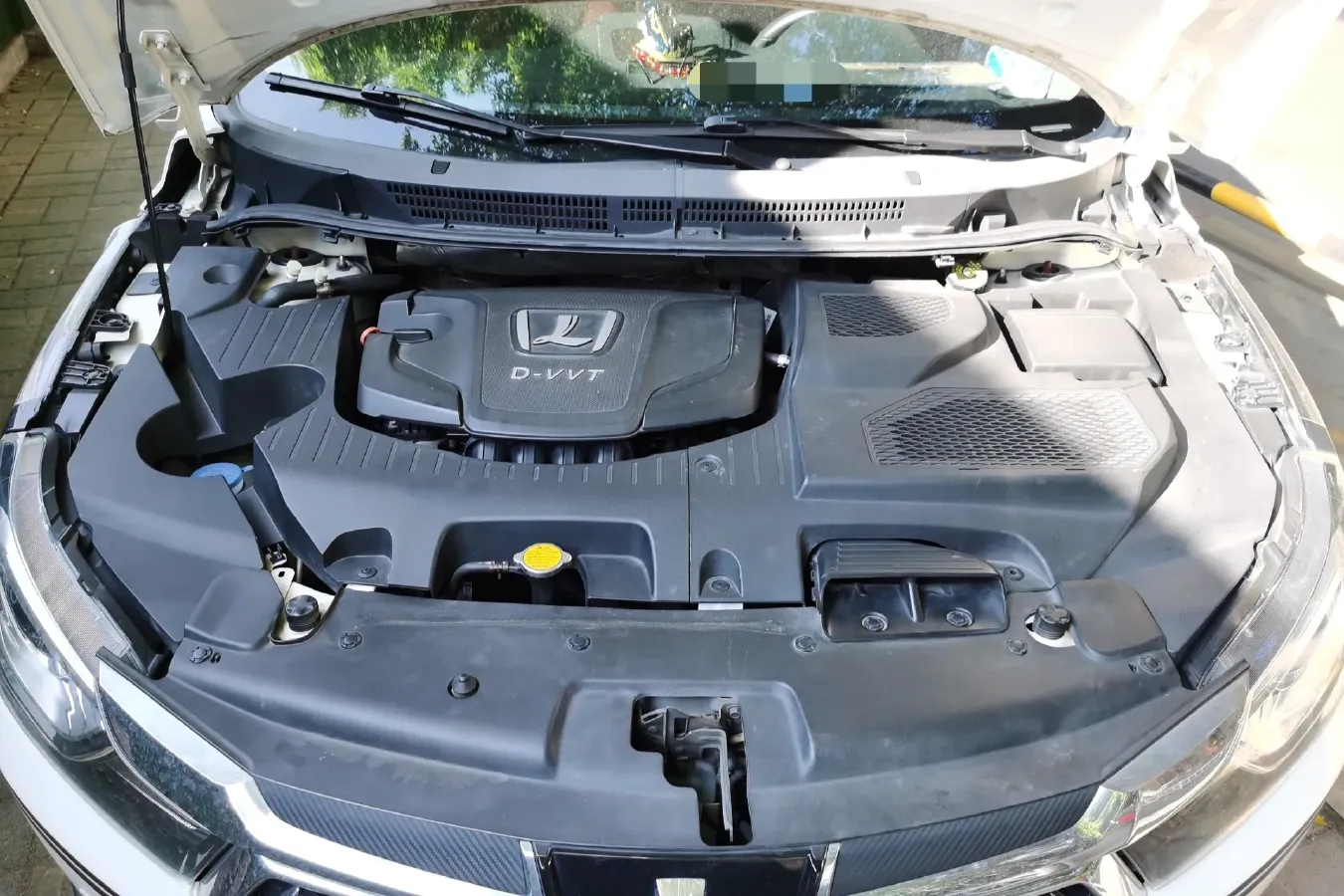 2017 Luxgen U5 SUV 1.6L 124HP L4 5MT,autocango,china used car exporter,china ev exporter,chinese used car exporter,chinese used ev exporter