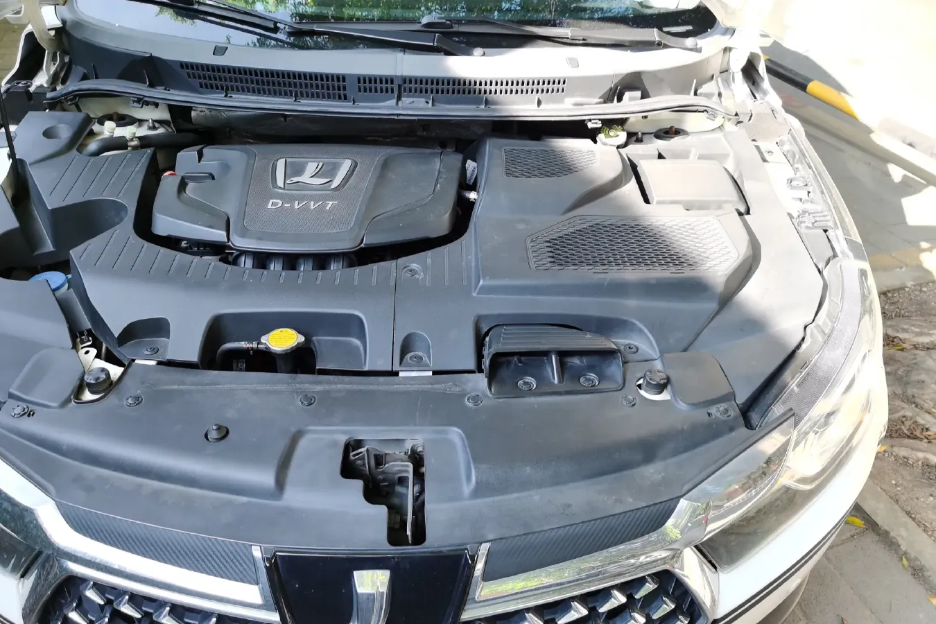 2017 Luxgen U5 SUV 1.6L 124HP L4 5MT,autocango,china used car exporter,china ev exporter,chinese used car exporter,chinese used ev exporter