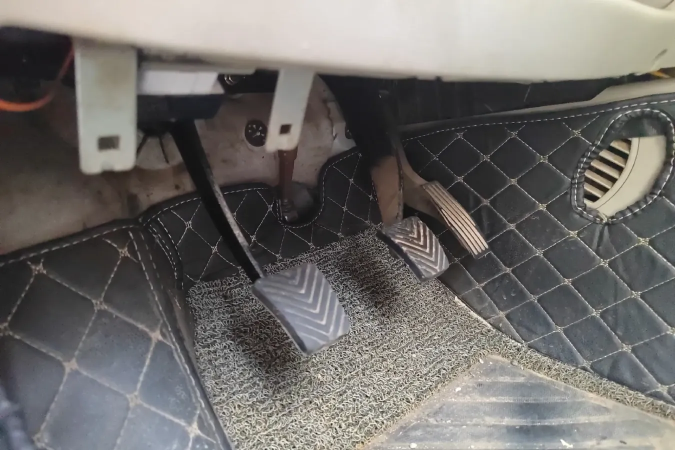 2012 ChangAn Alsvin V5 1.5L 114HP L4 5MT,autocango,china used car exporter,china ev exporter,chinese used car exporter,chinese used ev exporter