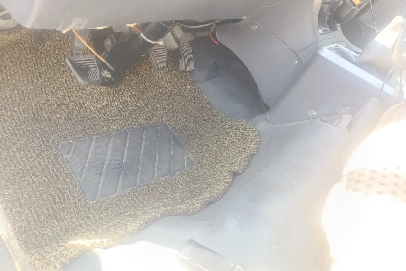 2014 Foton Scenery 2.0L 95HP L4 5MT,autocango,china used car exporter,china ev exporter,chinese used car exporter,chinese used ev exporter